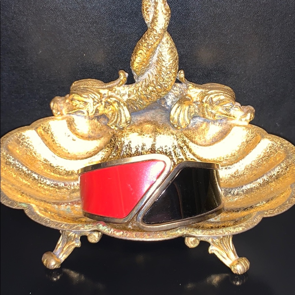 Vintage: Retro Black/Red open clamp cuff